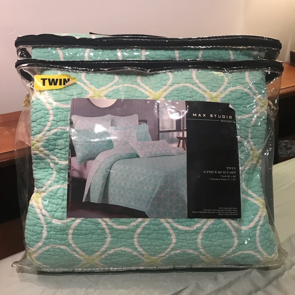 Max Studio Twin Bed Quilt Set Teal Floral Print